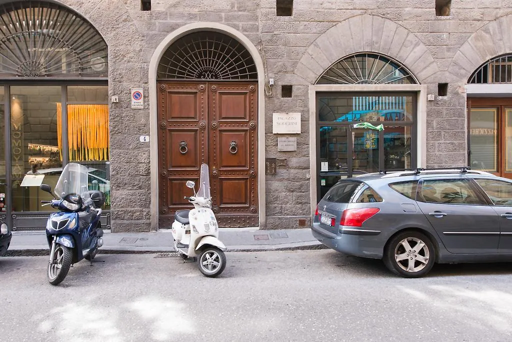 Paravia Suite Floransa Konukevi