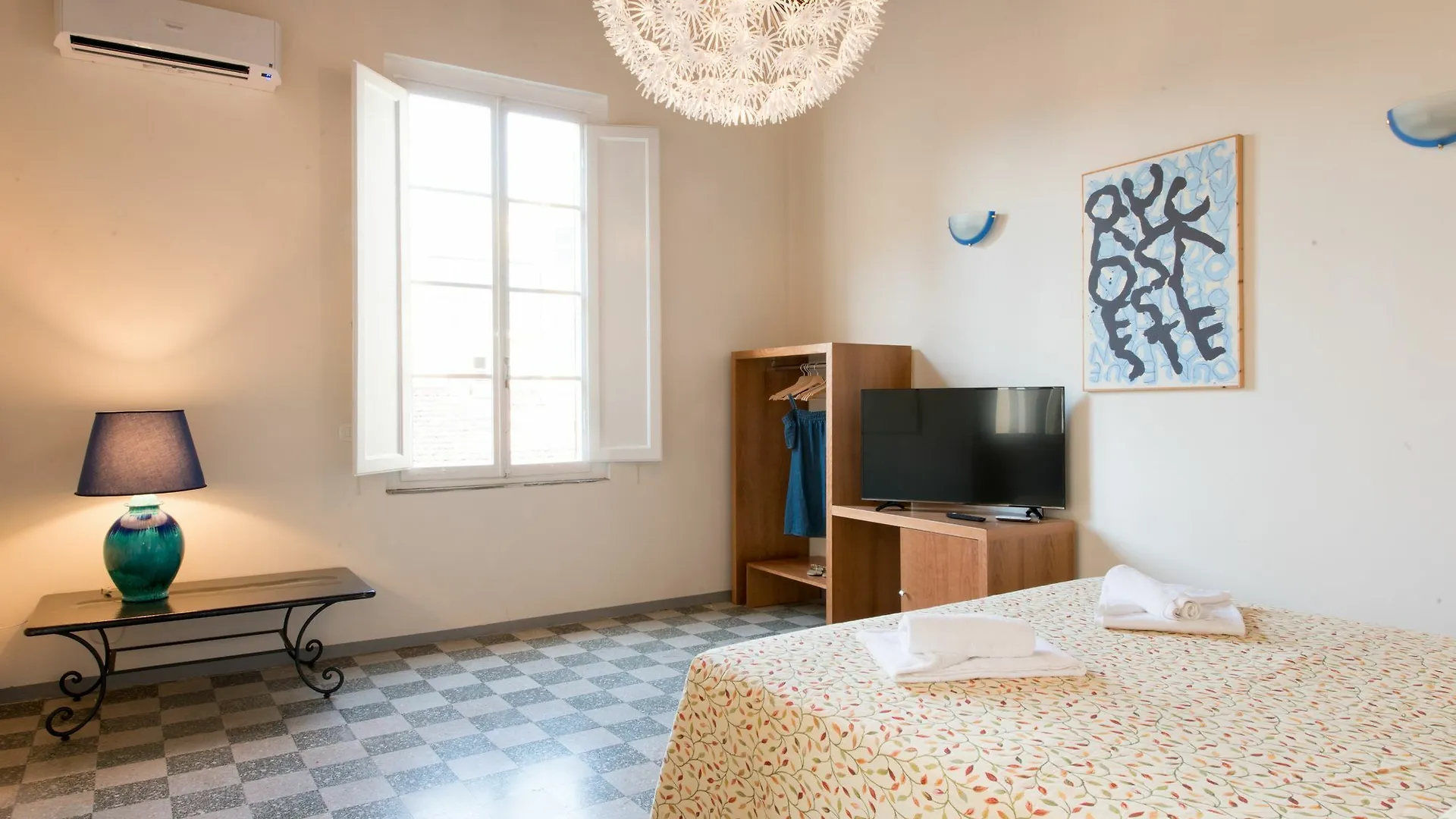 Paravia Suite Floransa Konukevi
